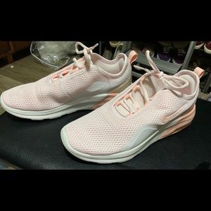 Nike Airmax Motion 2